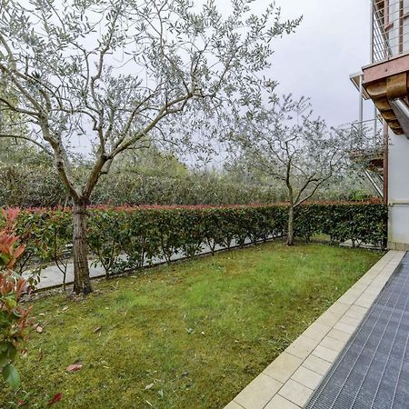 Borgo Gasparina Family Apartments Кастельнуово-дель-Гарда Экстерьер фото