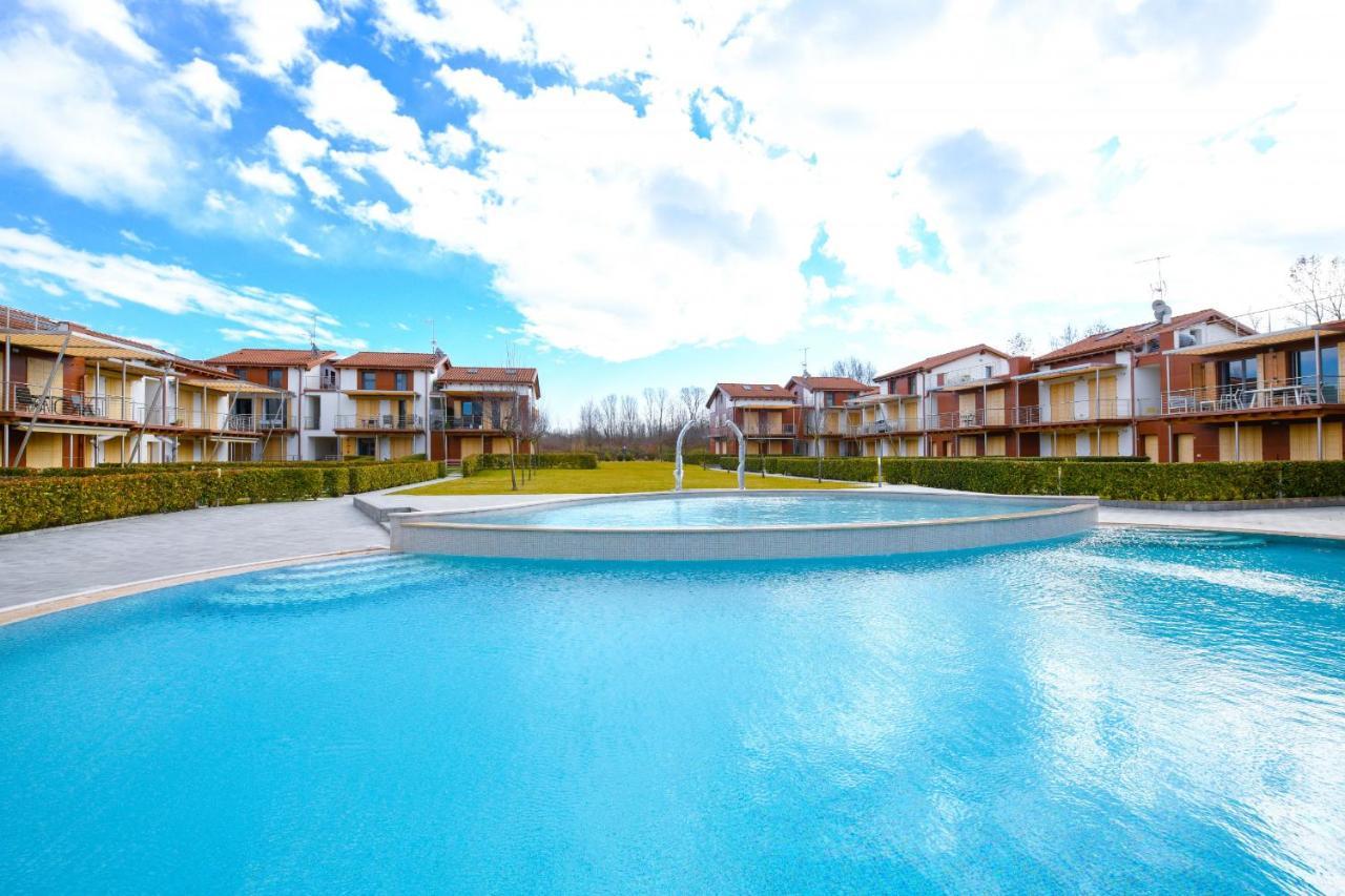 Borgo Gasparina Family Apartments Кастельнуово-дель-Гарда Экстерьер фото