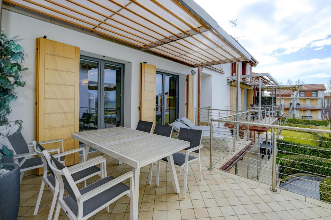 Borgo Gasparina Family Apartments Кастельнуово-дель-Гарда Экстерьер фото