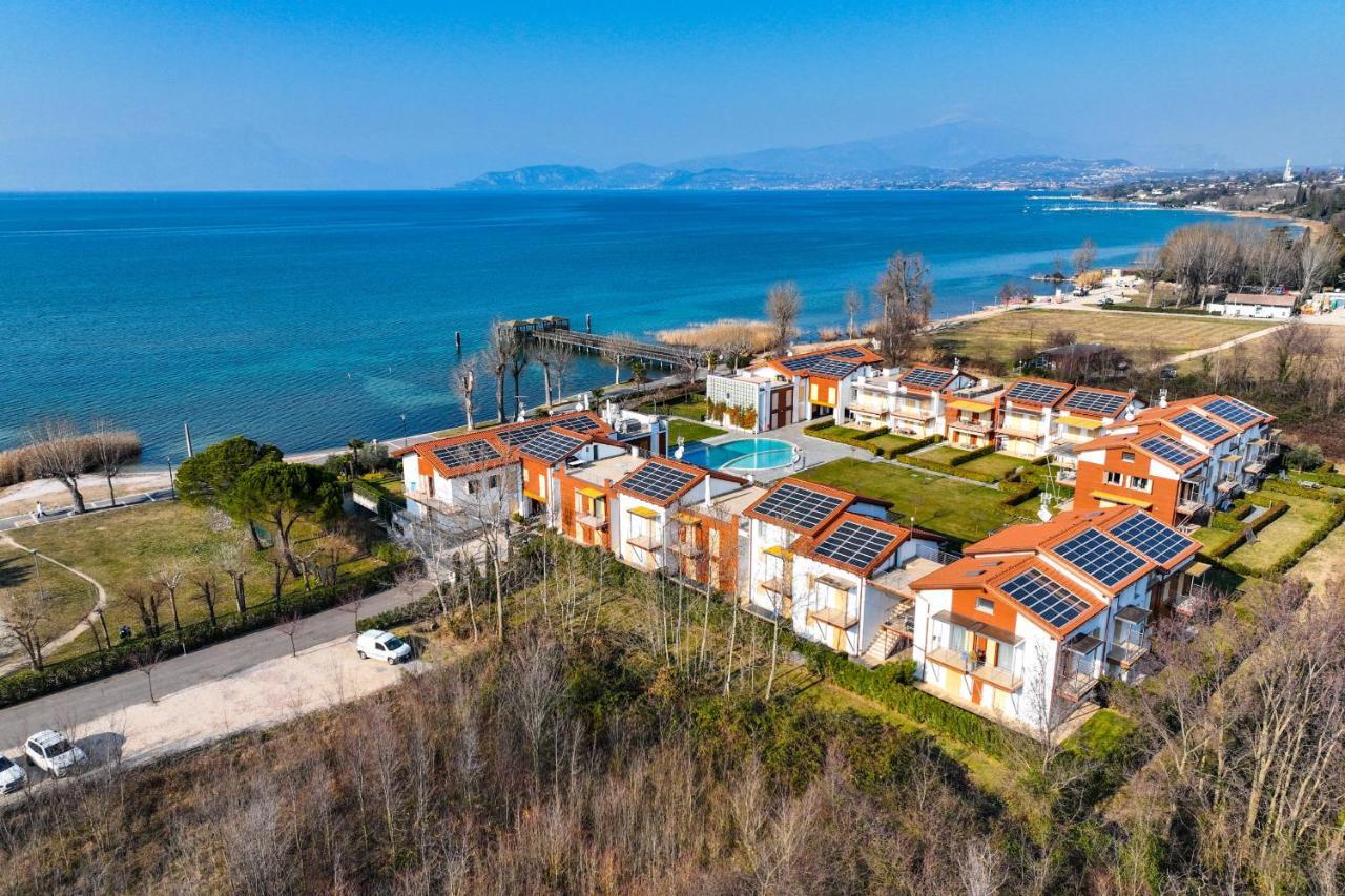 Borgo Gasparina Family Apartments Кастельнуово-дель-Гарда Экстерьер фото