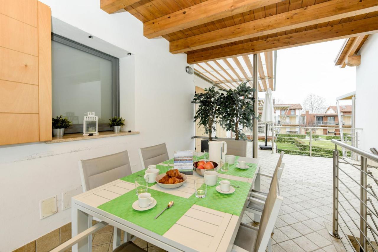 Borgo Gasparina Family Apartments Кастельнуово-дель-Гарда Экстерьер фото