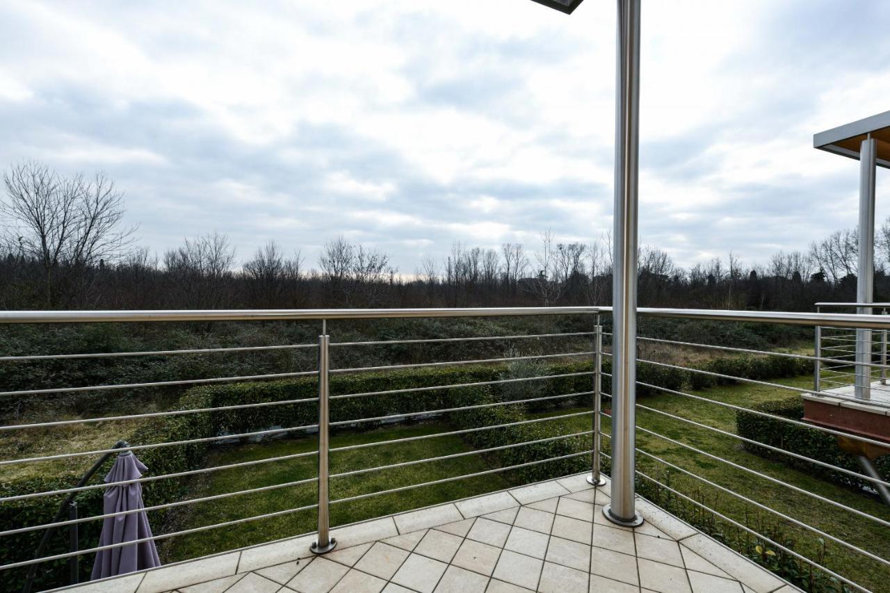 Borgo Gasparina Family Apartments Кастельнуово-дель-Гарда Экстерьер фото