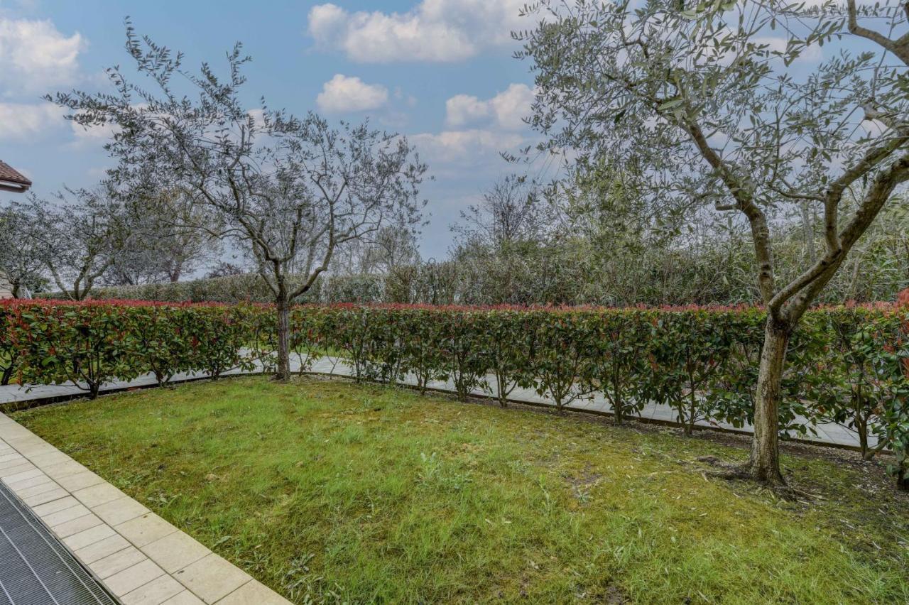 Borgo Gasparina Family Apartments Кастельнуово-дель-Гарда Экстерьер фото